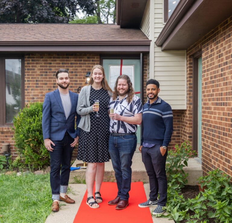 Buy a House in Kenosha buy a house in Kenosha, Kenosha WI homes for sale, bilingual real estate Kenosha