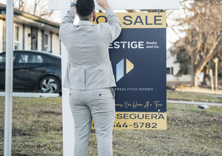 Bilingual Listing Agent in Milwaukee, Milwaukee home selling services, bilingual real estate services
